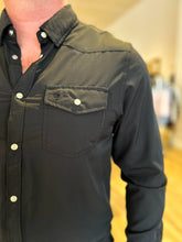 Load image into Gallery viewer, Long Sleeve Performance Western Button Down - Black