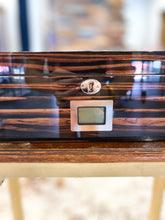 Load image into Gallery viewer, Colton High Gloss Ebony Cigar Humidor Brown